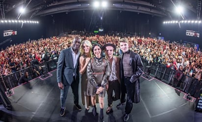 Elenco de “House of dragon” bailan al ritmo del mariachi en CCXP