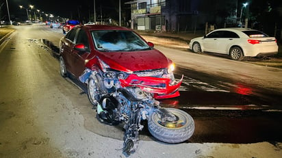 Joven grave tras accidentarse en su motocicleta en PN