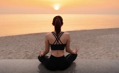 ¿Cuál es el mejor momento para meditar? Tu guía para una meditación efectiva: El horario en el que meditas puede determinar sus efectos en tu cuerpo. ¿Cuál es el momento óptimo para meditar? Descúbrelo.