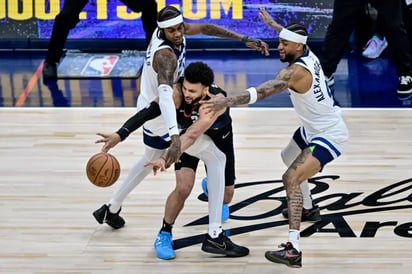 Los Wolves torturan con su defensa a unos Nuggets heridos de muerte