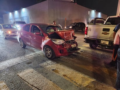 Falla en semáforos provoca un accidente vial con lesionados