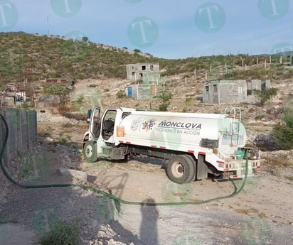 Forestación lleva pipas a los sectores que no cuentan con una red de agua potable