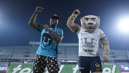 VIDEO: Najee Harris, estrella de los Steelers, bailó el ‘Ratón Vaquero’ en partido de Pumas