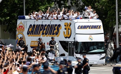 Real Madrid 'inunda' las calles de la ciudad de Madrid con sus festejos por su título de Liga