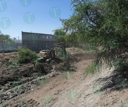 Arroyo de Frontera recibe limpieza después de más de 15 años