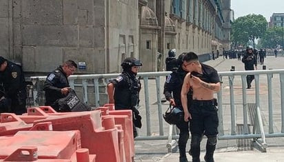 AMLO ve provocación de estudiantes de Ayotzinapa, tras 'ataque' a Palacio Nacional