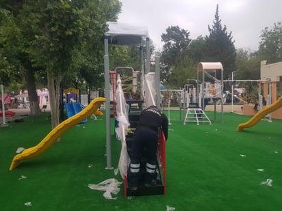 Casi terminan de remodelar el área infantil de la plaza principal de Morelos