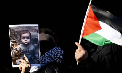 Manifestantes propalestinos bloquean la Embajada de Israel en Bruselas