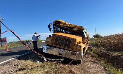 Vuelca camión con jornaleros agrícolas en Navolato, Sinaloa; hay 19 heridos