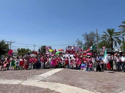 Monclovenses participaron en el movimiento nacional 'Marea Rosa'