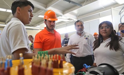 Nuevo León equipa planteles de CECyTe en el municipio de García