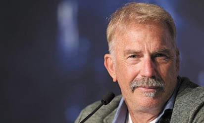 Creer en sus filmes, pide Kevin Costner a billonarios