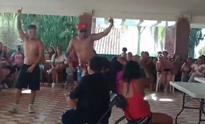 Candidato panista contrata strippers para evento de campaña en Ziracuaretiro, Michoacán