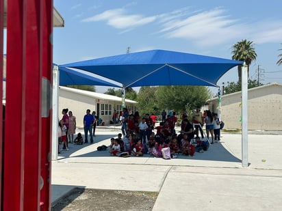 Alumnos de primaria Cuauhtémoc se desmayan por calor sofocante 