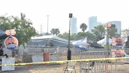 Familia pierde a dos de sus integrantes en caída de templete en Nuevo León