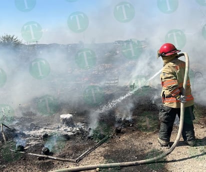 Incendio en lote baldío de la colonia 288 provoca alarma entre vecinos