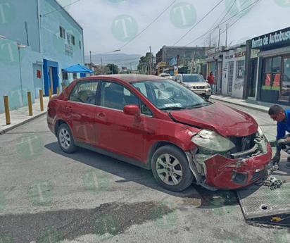 Adulto mayor resulta lesionado en accidente vehicular en Monclova