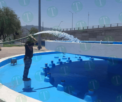 Forestación rehabilita la fuente de Plaza de las Garzas en Monclova