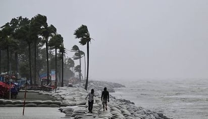 El ciclón Remal deja al menos 16 muertos a su paso por Bangladés e India