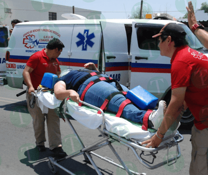 Fuerte choque por alcance deja una mujer lesionada en Monclova