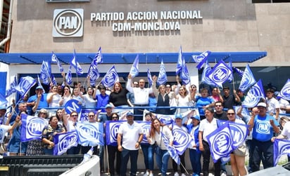 Mario Dávila reacciona ante la respuesta obtenida en su cierre de campaña