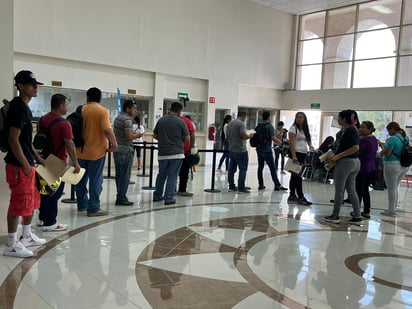 Empresas foráneas reclutan a ciudadanos de Monclova