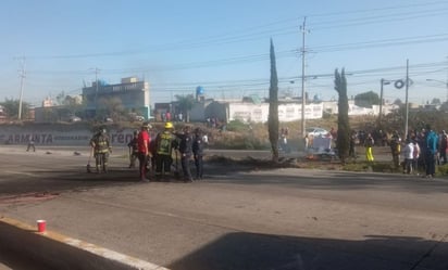 Bloquean la autopista México-Puebla por desaparición de un hombre