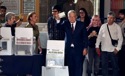 AMLO acude a emitir su último voto como Presidente 