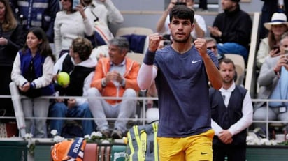 Alcaraz, entre los ocho mejores de Roland Garros con marca histórica incluida