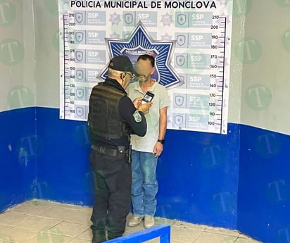 Hombre molesto por la ley seca causa desorden en su casa y es arrestado en Monclova 