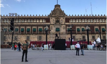 Elecciones 2024: Instalan templete para mensaje de Claudia Sheinbaum frente a Palacio Nacional