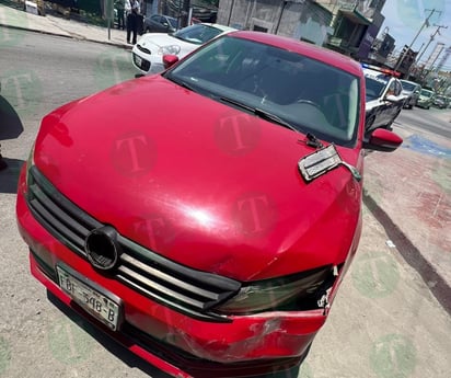 Fuerte choque por alcance en la Zona Centro deja cuantiosos daños materiales