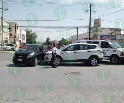 Conductora ignora señal de alto y provoca accidente en la colonia Picasso 