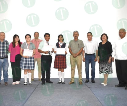 Estudiantes de secundaria participan en concurso de fotografía 