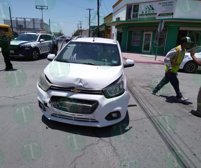 Conductor no respeta señal de alto y provoca choque en la Zona Centro