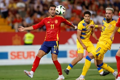 España despierta con goleada: Ayoze, Oyarzabal y Ferran en la mira