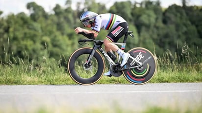 Arrasa Evenepoel en la crono y ya manda en el Dauphiné