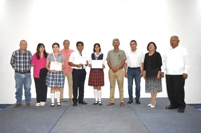 alumnos de secundaria destacan en concurso regional de fotografía