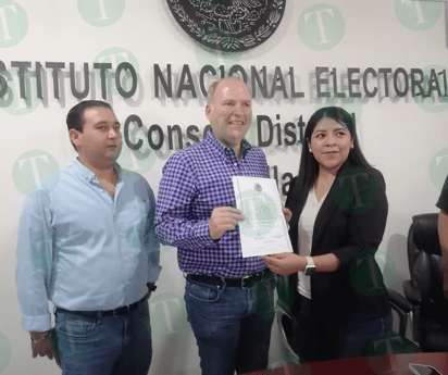 INE entrega constancia de mayoría de diputado a Kalionchiz