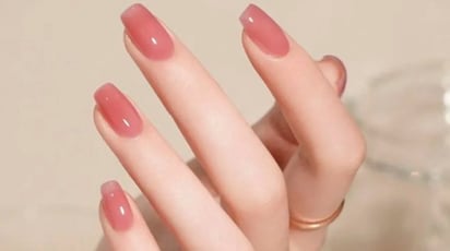 Uñas Coreanas en Tendencia 2024: Elegantes y Coquette: Desde diseños elegantes hasta los más tiernos y coquette.