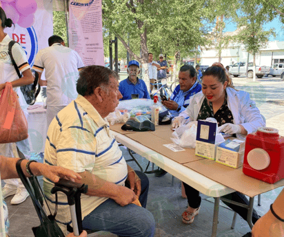 Feria de la Salud para abuelitos en gimnasio Milo Martínez