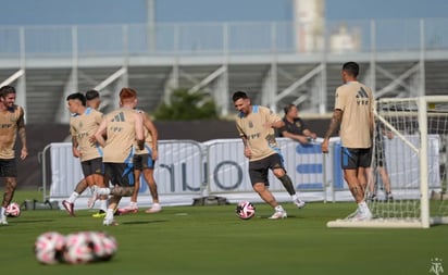 Lionel Scaloni asegura que Messi jugará solo unos minutos ante Ecuador