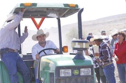 Manolo: Se dará todo el respaldo a los productores del campo coahuilense