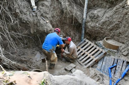 Destacan labor de las cuadrillas de SIMAS en reparación de fuga 