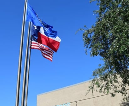 Conmemoran en Estados Unidos el Día de la Bandera 