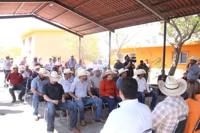 'Beto' Villarreal reconoce apoyo del Estado para el campo