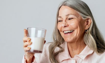 Un estudio de la Universidad de Harvard confirma si es recomendable beber leche en la adultez