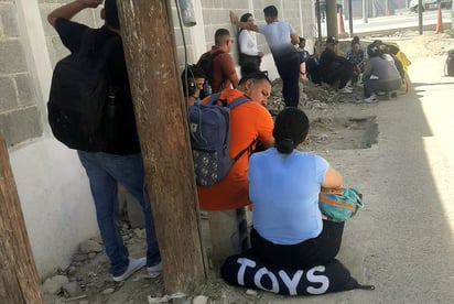 Eagle Pass es uno de los 10 puertos de entrada autorizados para el cruce de migrantes