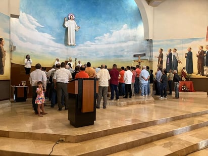 Agradecen por la vida de los padres durante misa en Piedras Negras