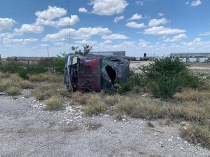 Camioneta vuelca en la Villa Unión- Allende